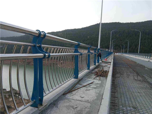 红河不锈钢桥梁护栏防腐措施的重要性及实施策略