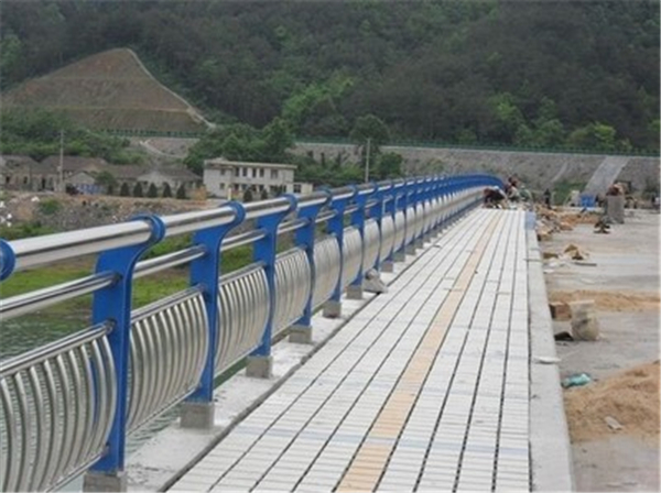 红河不锈钢桥梁护栏是一种什么材质的护栏