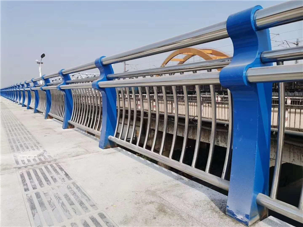 红河304不锈钢复合管护栏的生产工艺揭秘
